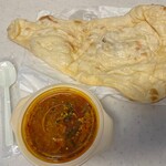 カレーの王様 - 料理写真:チキンカレーとナン