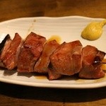 豚小家 - 80円のもつやき ればー(肝臓)タレ
      