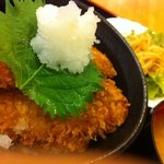 新潟市中央卸売市場誠食堂 - ブリカツ丼定食