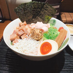 神楽 海老で鯛を釣る麺堂 - 