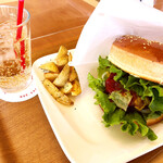 マッセリア カフェ - ハンバーガーのランチセット　　990円
ドリンクはジンジャエール