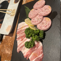 焼肉 宮中 - 