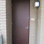 エクアトゥール - インターホーンを鳴らして入店♪友人宅に訪れた感じ・・