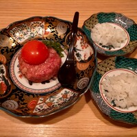 肉亭ふたご iki 本郷三丁目店 - 粋なユッケ・ライス
