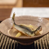 鎌倉 北じま - 2023.6 熟れ出汁（熟れ鮓の飯、西洋種の茄子、ヤングコーン、鮎の開き）