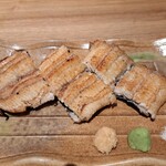 うなぎ四代目菊川 - 山葵で、塩で、生姜を溶かしたタレで　それぞれ味わう。