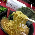 ラーメン 杉田家 - 麺リフト