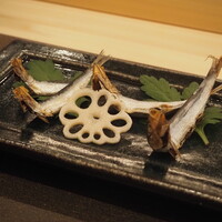 喜久家 本店 - メザシ（左：平子、右：うるめ）
