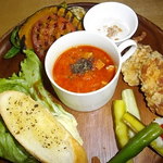 オイモカフェ - 朝採り野菜のランチプレート