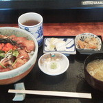 新勝丸 - 海鮮あられ丼￥500