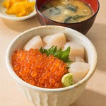Scallop and salmon roe rice bowl