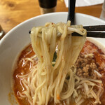 鍋と酒菜 はま岡 - 麺は慶史謹製　しなやかでスープにも馴染みが良い