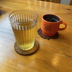 BEARE - ジャスミンティーとホットコーヒー