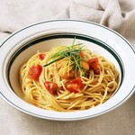 Peperoncino with sea urchin and fresh tomato