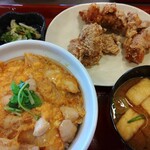 Nakau - 親子丼並･味噌汁漬物セット+唐揚3個=1,020円