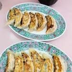 味の丸嘉 - ■肉餃子３+キムチ餃子３
■肉餃子３+しそ餃子３
■豚汁