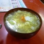 餃子八番 - チャーハンのスープ