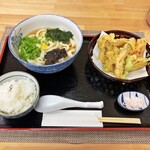 うどん屋 空 - あおさうどん（ミニ天ぷら付き）ご飯の小