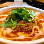 西安刀削麺酒楼 - パクチーたっぷり