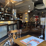 ビオ・オジヤン・カフェ - 古くて味のある清潔な店内
居心地最高です