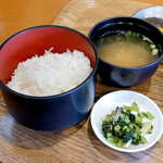 アリス - ご飯、味噌汁、漬物