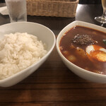 スープカレー屋 鴻 - スープカレー赤 国産牛100%手造りハンバーグ