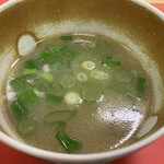 豚足のかどや - 豚足の茹で汁のスープ