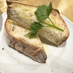 LATTE GRAPHIC 自由が丘店 - 石窯焼きライ麦パン