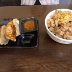 麺屋 大河 - 満腹セット　ネギ塩チャーシュー丼＋餃子