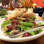 オー・ペシェ・グルマン - シェーブールチーズのサラダ（1,600円）