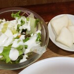 キッチン ブルー グローブ - サラダ、お新香のアップ