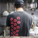 自家製麺 ら～めん かり屋 - 男の背中　岡崎まぜめん