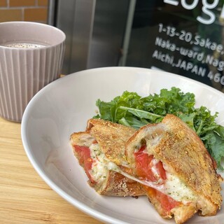 Morning◆Overseas style!! ︎Tomato mozzarella melt sandwich