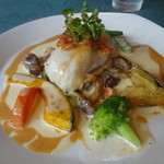 洋食屋ZEN - ①千葉産黒舌平目の活帆立ファルス白ワイン蒸し　各種野菜添え