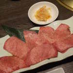 焼肉 京城園 - 上タン塩焼き