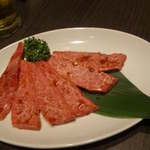 焼肉 京城園 - 上カルビ