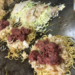 Okonomiyaki Hirano - 調理中