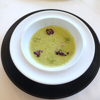 ラ ターブル ドゥ ジョエル・ロブション - 蛤の蒸し煮サラダ菜のスープ