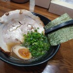 秀華 - とんこつラーメン550円