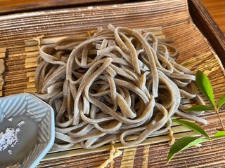 Ishiusu Jikabiki Soba Minamoto - コシ強くそばの味が濃い十割蕎麦！