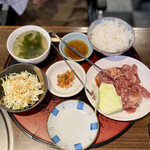 明月 - カルビランチ