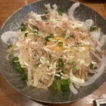 秋葉原 串吟 3号店 - 玉ねぎサラダ的な