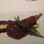 81 - しっかり焼いたのラムに甘いソース。