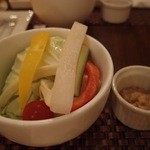 ワインと串揚げ こぱん - 最初に野菜盛り合わせ。
      