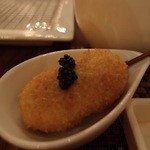 ワインと串揚げ こぱん - うずら卵キャビアのせ