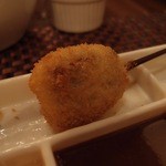 ワインと串揚げ こぱん - 椎茸の肉詰めです。