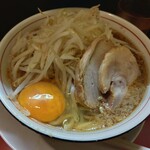 Dantotsu Ramen - ラーメン中 野菜ノーマル 生卵