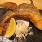 鮨・酒・魚 杉玉 - カンパチカマ素揚げ(505円)