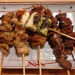 八重寿 - 焼き鳥盛り合わせ1,020円