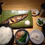 大衆食堂てんぐ大ホール - さばの一夜干し小鉢定食 1089円 ライス特盛無料